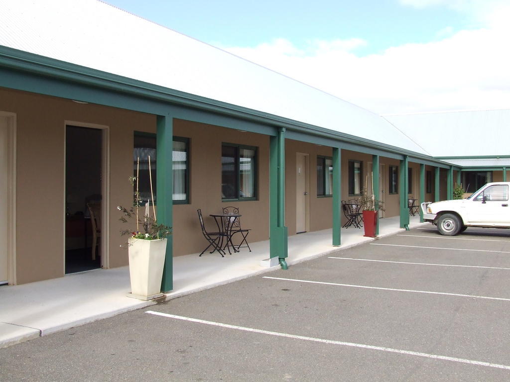 The Bakehouse Motel Goulburn Exterior photo